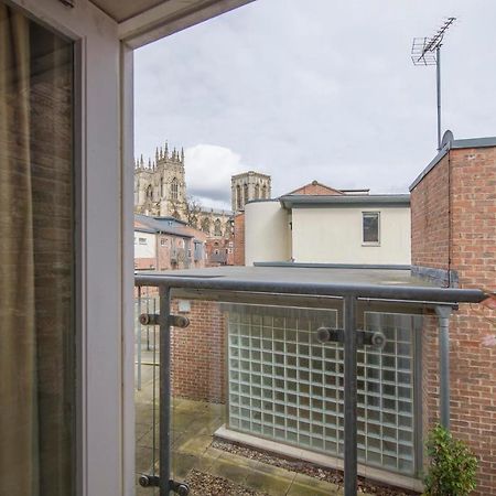 Апартаменты St Helen'S House With Minster Views Йорк Экстерьер фото