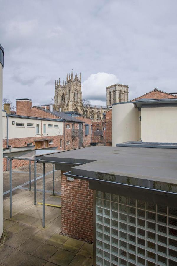 Апартаменты St Helen'S House With Minster Views Йорк Экстерьер фото