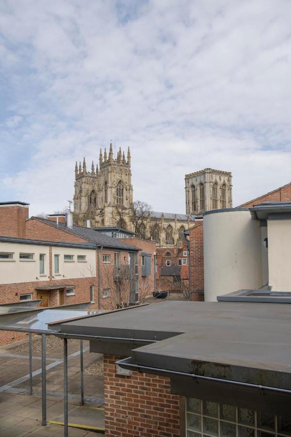Апартаменты St Helen'S House With Minster Views Йорк Экстерьер фото
